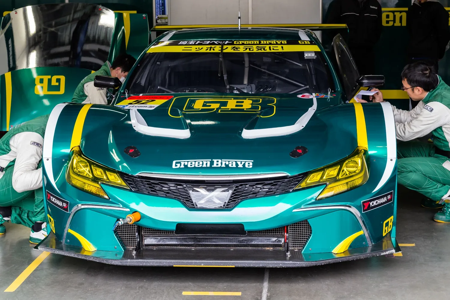 A turquoise Toyota Mark X built to GT300 Mother Chassis regulations by Saitama Green Brave.